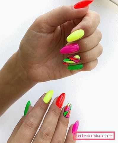 Manicure supernovae primavera-estate 2019-2020 - le tendenze della moda del design stagionale delle unghie