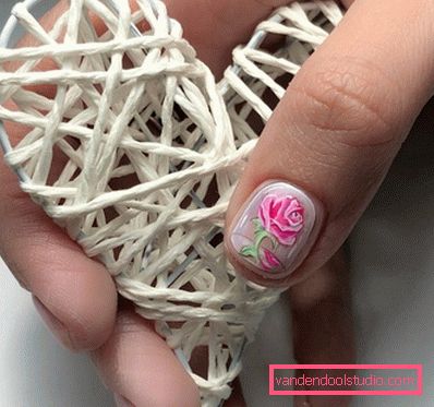 Manicure supernovae primavera-estate 2019-2020 - le tendenze della moda del design stagionale delle unghie