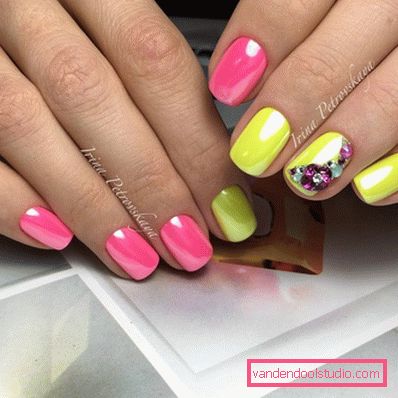 Manicure supernovae primavera-estate 2019-2020 - le tendenze della moda del design stagionale delle unghie
