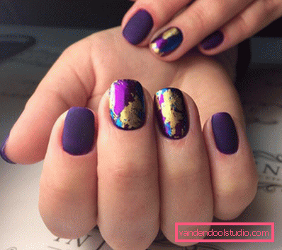 Manicure brillante con lamina 2019-2020 anni