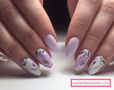 Manicure brillante con lamina 2019-2020 anni