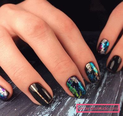 Manicure brillante con lamina 2019-2020 anni