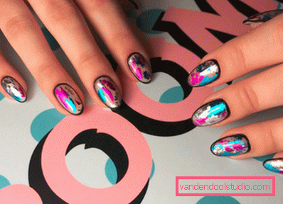 Manicure brillante con lamina 2019-2020 anni