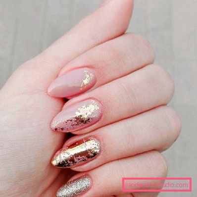 Manicure brillante con lamina 2019-2020 anni