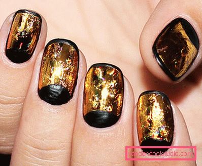 Manicure brillante con lamina 2019-2020 anni