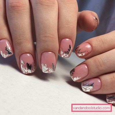 Manicure brillante con lamina 2019-2020 anni