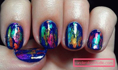Manicure brillante con lamina 2019-2020 anni
