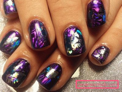 Manicure brillante con lamina 2019-2020 anni