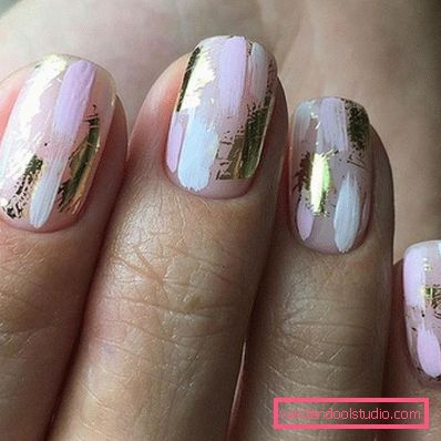 Manicure brillante con lamina 2019-2020 anni
