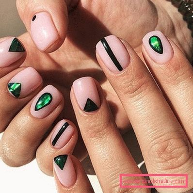 Manicure brillante con lamina 2019-2020 anni