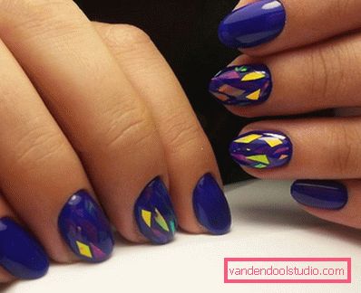 Manicure brillante con lamina 2019-2020 anni