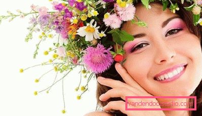 ragazza con una corona di fiori in testa ragazza con una corona di fiori in testa