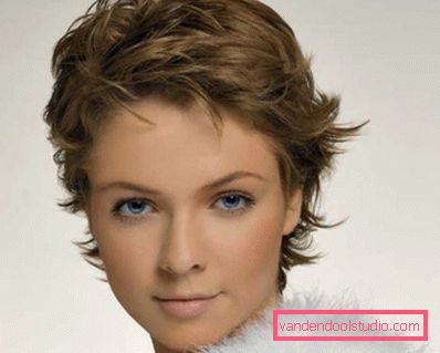 Posa un taglio di capelli corto a casa - Photo News 2019