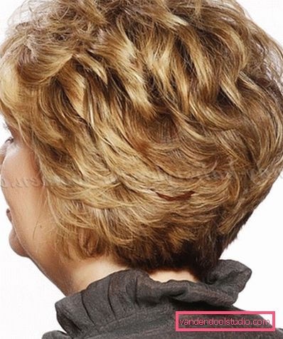 Posa un taglio di capelli corto a casa - Photo News 2019