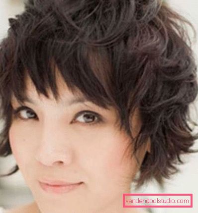 Posa un taglio di capelli corto a casa - Photo News 2019