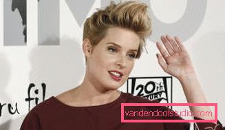 Posa un taglio di capelli corto a casa - Photo News 2019