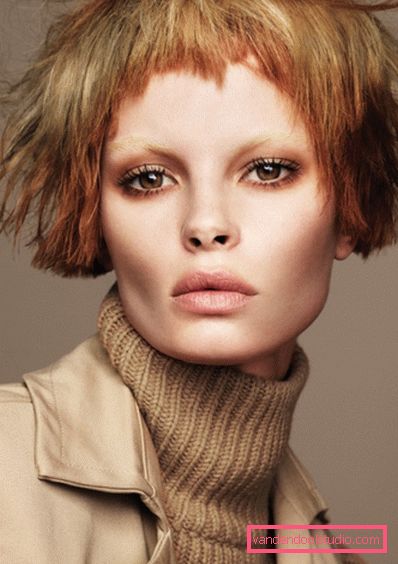 Posa un taglio di capelli corto a casa - Photo News 2019
