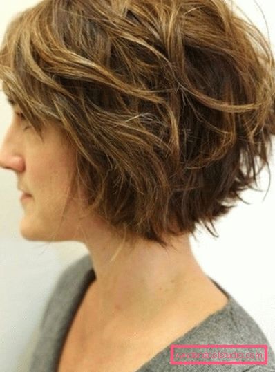 Posa un taglio di capelli corto a casa - Photo News 2019