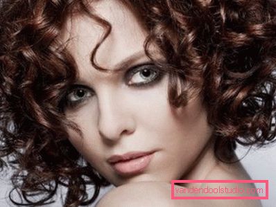 styling professionale su capelli ricci