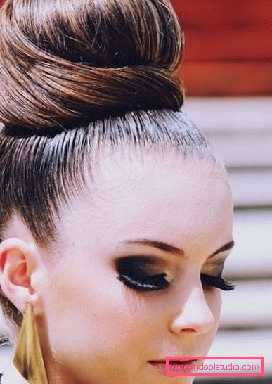 Acconciatura retrò Raffinate acconciature retrò chic o come essere ricordati ad una festa