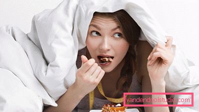 ragazza mangia dessert ragazza mangia dessert