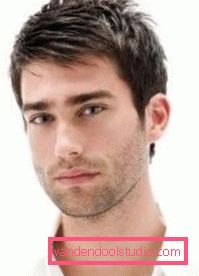 Tagli di capelli da uomo con frangia corta Opzioni per tagli di capelli maschili con frangia e stile