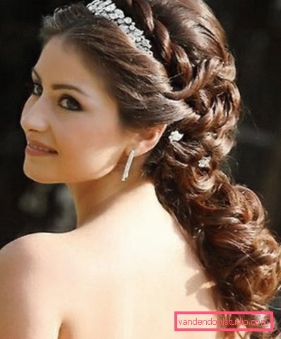 acconciature da sera per capelli lunghi Acconciature da sera per capelli lunghi: il meglio dello styling per la sera del 2019