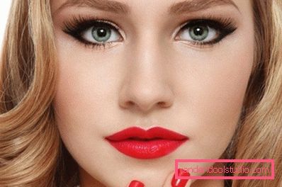 bel trucco per gli occhi verdi bionda tinta