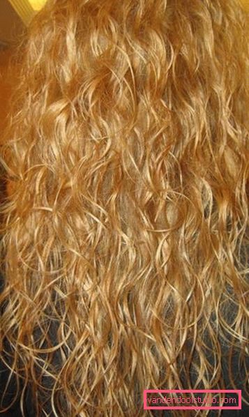 permanente sui capelli lunghi con grandi ricci Scegliere una permanente per capelli lunghi - foto di stile a lungo termine
