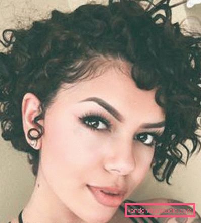 Perm per capelli corti Scegli una permanente per i capelli corti