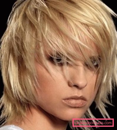 Bellissimi tagli di capelli per capelli medi Scegliere un bel taglio di capelli per capelli medi