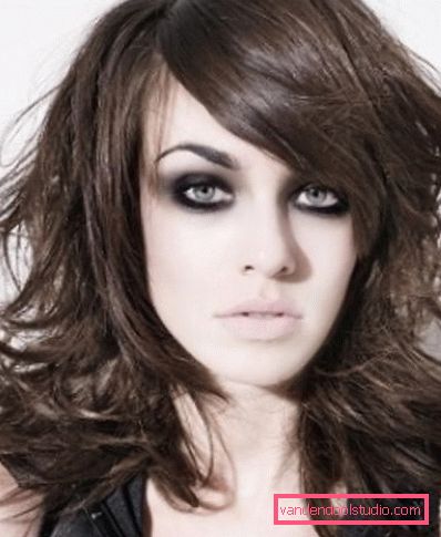 Bellissimi tagli di capelli per capelli medi con la laurea Scegliere un bel taglio di capelli per capelli medi
