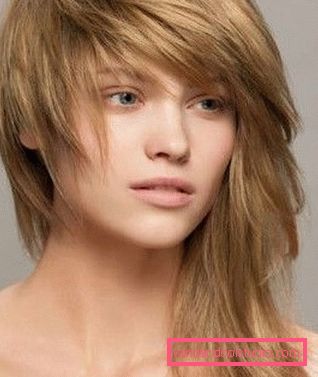 Tagli di capelli creativi asimmetrici per capelli lunghi Tipi di tagli di capelli creativi per capelli lunghi