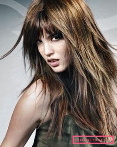Taglio di capelli sfilacciato per capelli lunghi Tipi di tagli di capelli ragged per i capelli lunghi