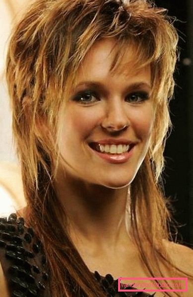 Taglio di capelli sfilacciato per capelli lunghi Tipi di tagli di capelli ragged per i capelli lunghi
