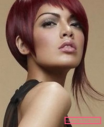 Tutta la varietà di tagli di capelli asimmetrici