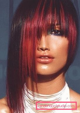 Tutta la varietà di tagli di capelli asimmetrici