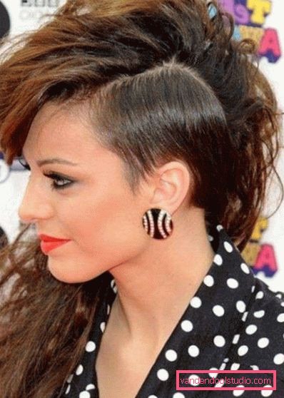 Tutta la varietà di tagli di capelli asimmetrici
