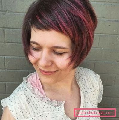 Tutta la varietà di tagli di capelli femminili per capelli medi e corti