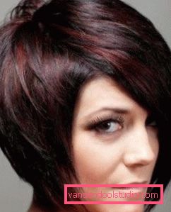 Tutta la varietà di tagli di capelli femminili per capelli medi e corti