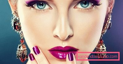 ragazza con il trucco viola brillante ragazza con il trucco viola brillante