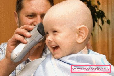 Taglio di capelli calvo femminile e maschile - tecnologia per eseguire una testa calva