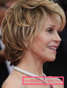 Haircut Aurora per capelli corti Taglio di capelli femminile Aurora su diverse lunghezze di capelli