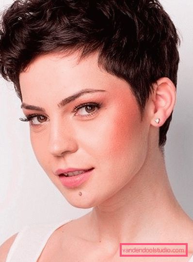 Taglio di capelli Taglio di capelli per donna 2019 - Schema e tecnica per tagliare i capelli