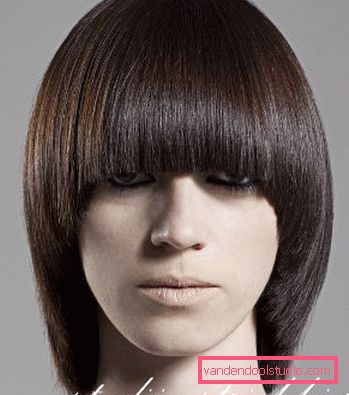Tagliacapelli da donna per capelli corti e medi, foto con frangia