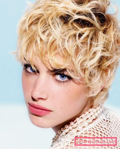 Tagli di capelli corti per capelli ricci Tagli di capelli corti da donna per capelli ricci