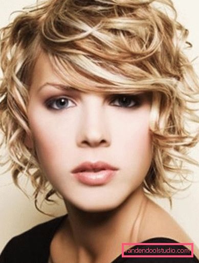Tagli di capelli corti per capelli ricci Tagli di capelli corti da donna per capelli ricci