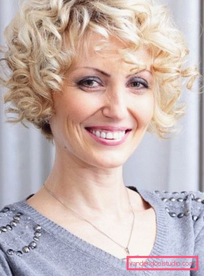 Tagli di capelli corti per capelli ricci Tagli di capelli corti da donna per capelli ricci