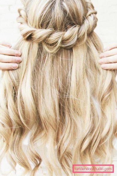 acconciature da donna per capelli medi Acconciature femminili per capelli medi - foto di stile bello e leggero per donne di diverse età
