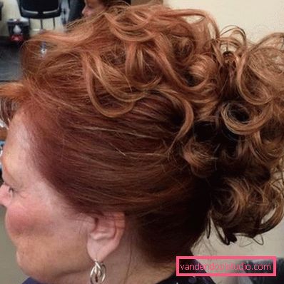 Acconciature per capelli medi per le donne dopo 60 anni di foto Acconciature femminili per capelli medi - foto di stile bello e leggero per donne di diverse età
